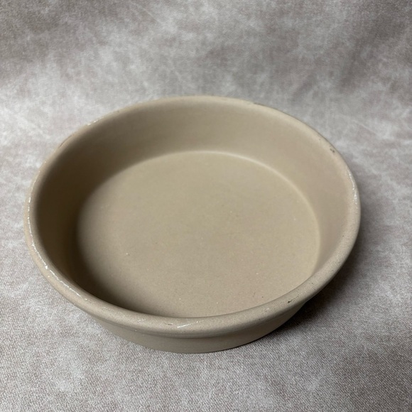 The Pampered Chef - Stoneware - 8" Round - Deep Dish - Baker USA - Picture 1 of 4